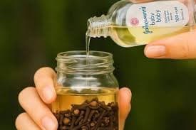 La Búsqueda de una Piel Revitalizada: Enfoques Científicos y Caseros para Atenuar las Arrugas Profundas