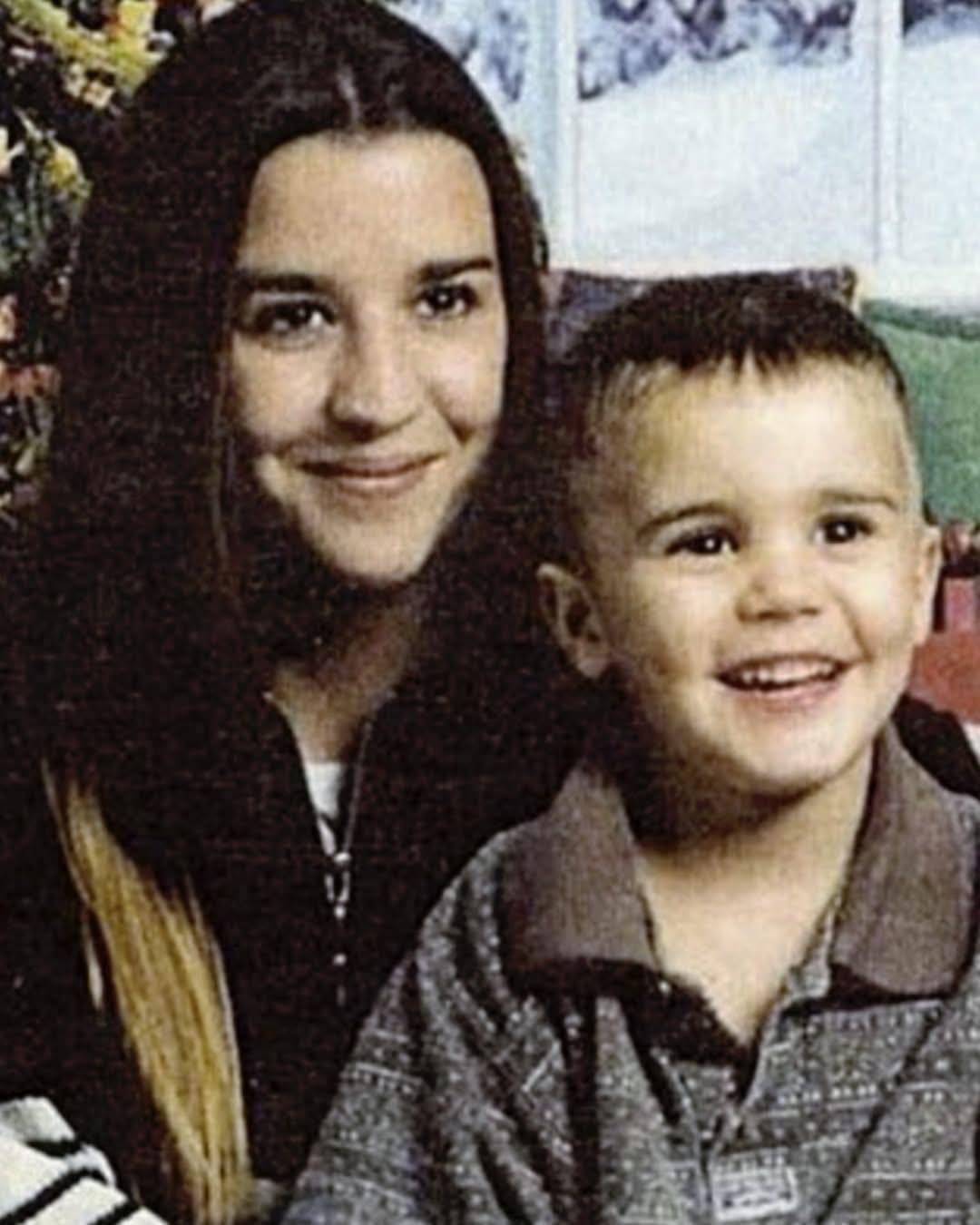 La inspiradora vida de la madre de un cantante famoso: un ejemplo de superación