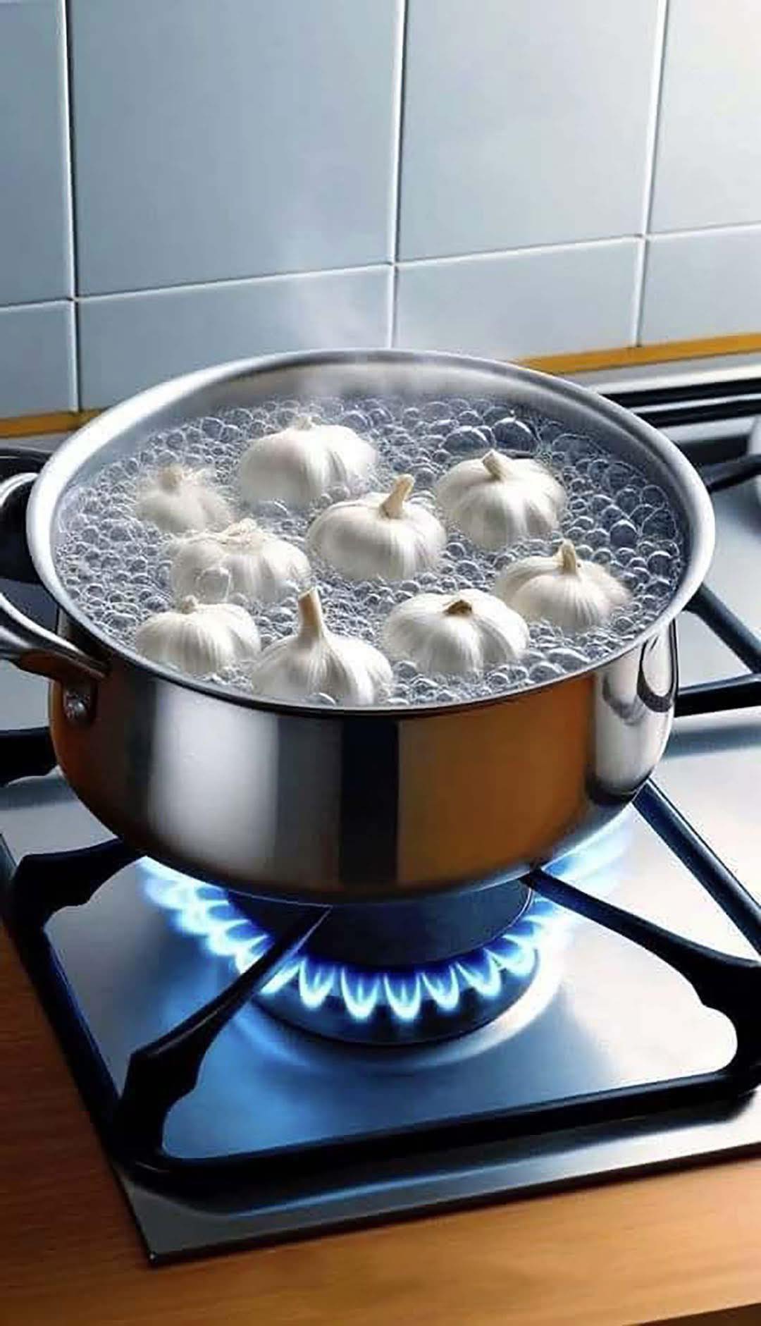 Hierve 5 dientes de ajo y dile adiós a un problema muy común