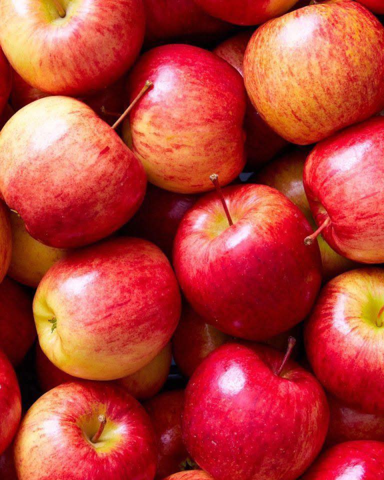Médicos revelan que comer manzanas causa…