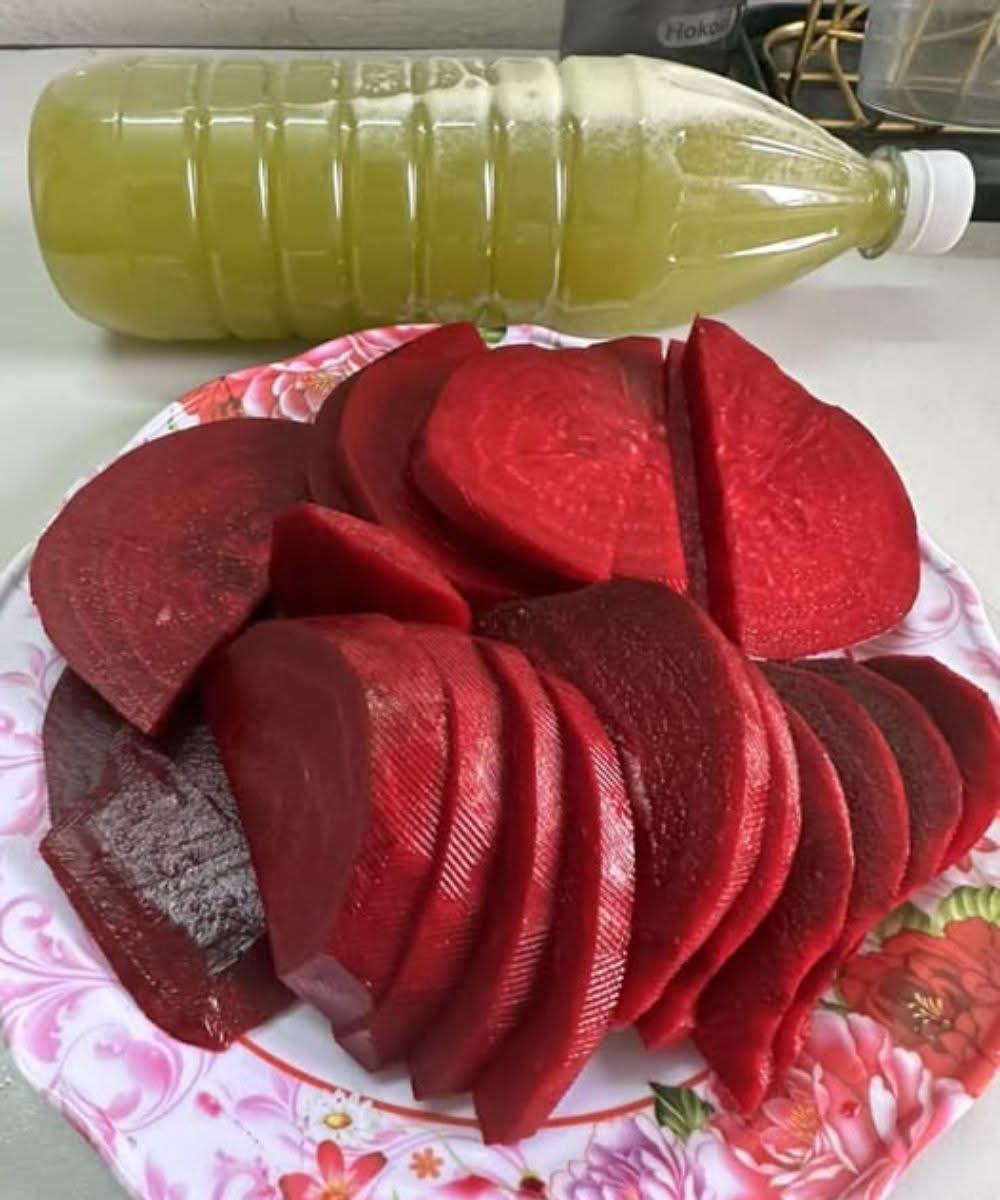 Médicos revelan qué causa comer remolacha...